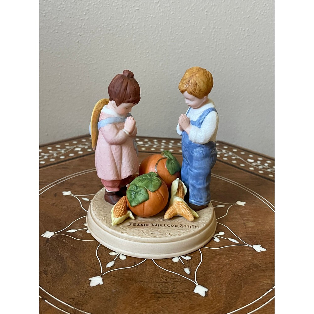 Vintage AVON Figurine ‘Giving Thanks’ Jessie Willcox Smith 1986